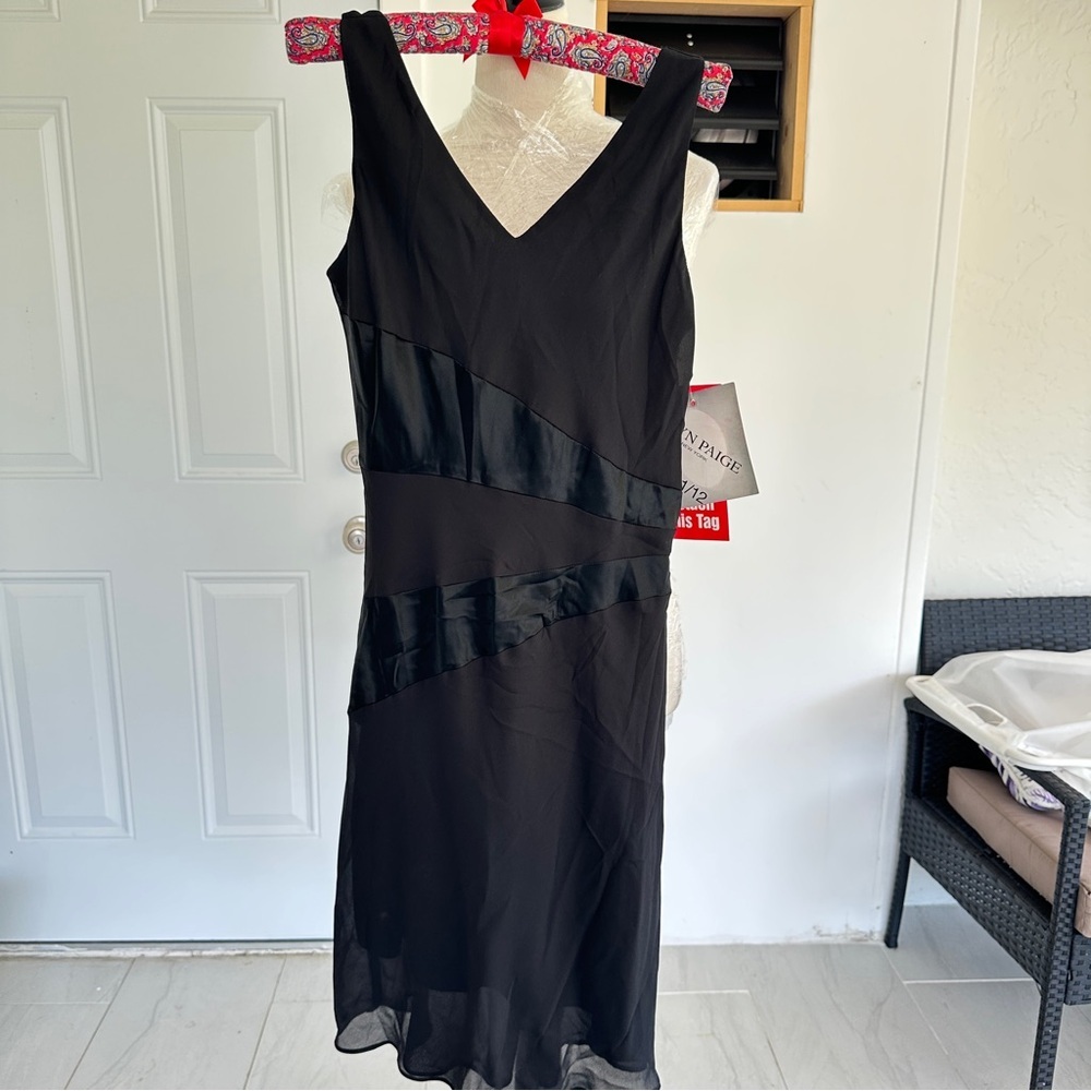 Alyn Paige Black V-Neck Midi Dress